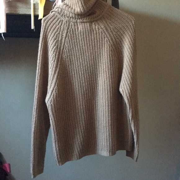 oversized turtleneck sweater - Picture 2 of 2